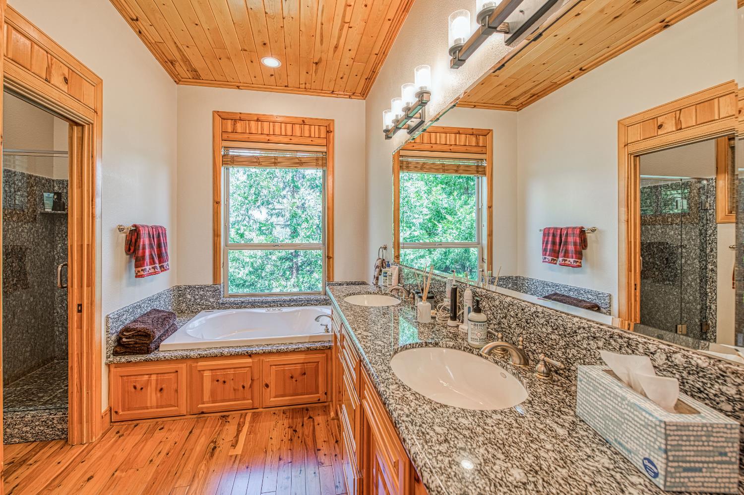 42555 Canyon Vista Ln, Shaver Lake, CA 93664