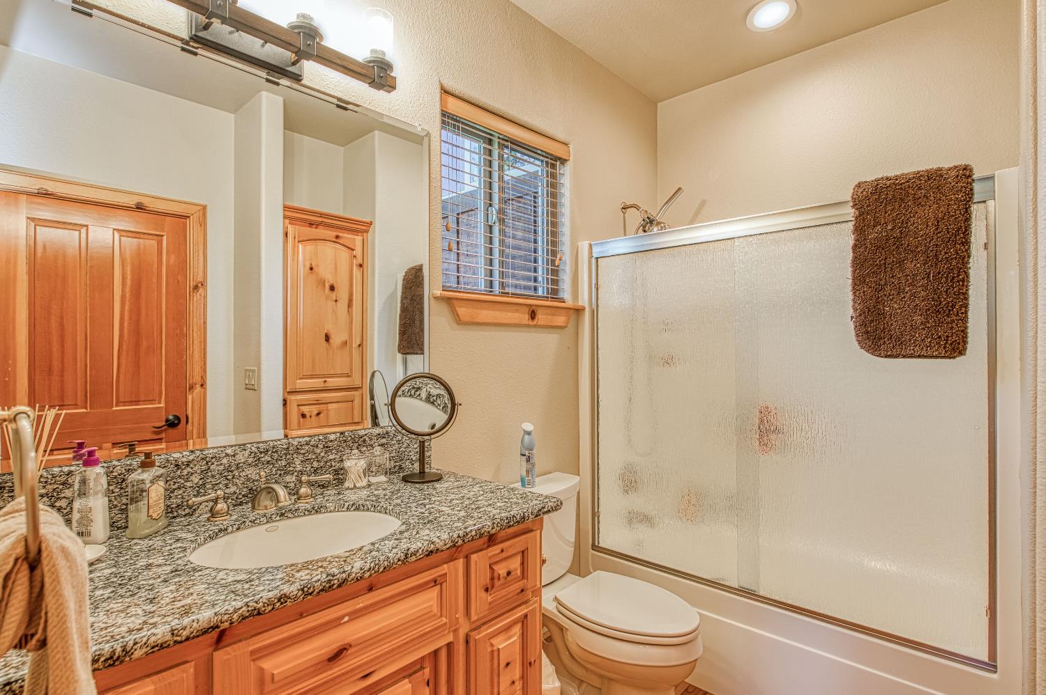 42555 Canyon Vista Ln, Shaver Lake, CA 93664