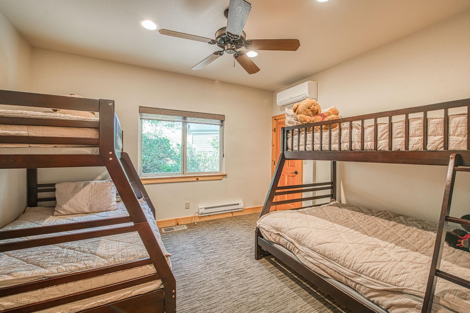 42555 Canyon Vista Ln, Shaver Lake, CA 93664