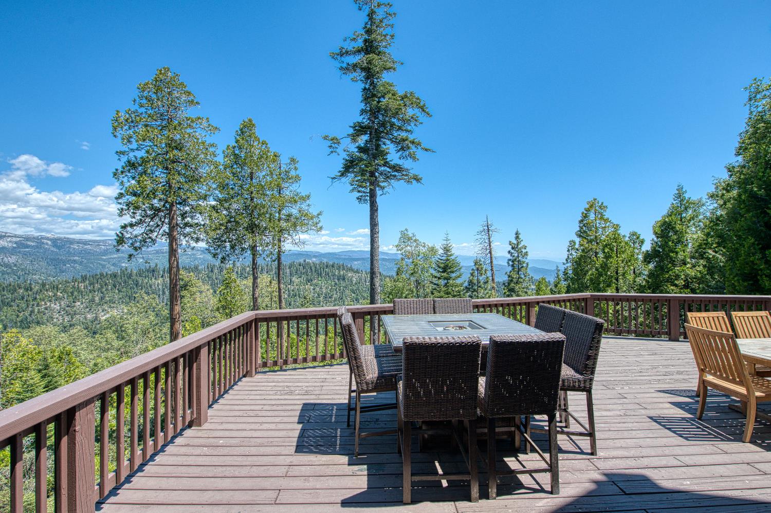 42555 Canyon Vista Ln, Shaver Lake, CA 93664
