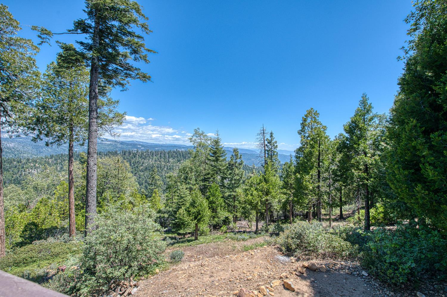 42555 Canyon Vista Ln, Shaver Lake, CA 93664