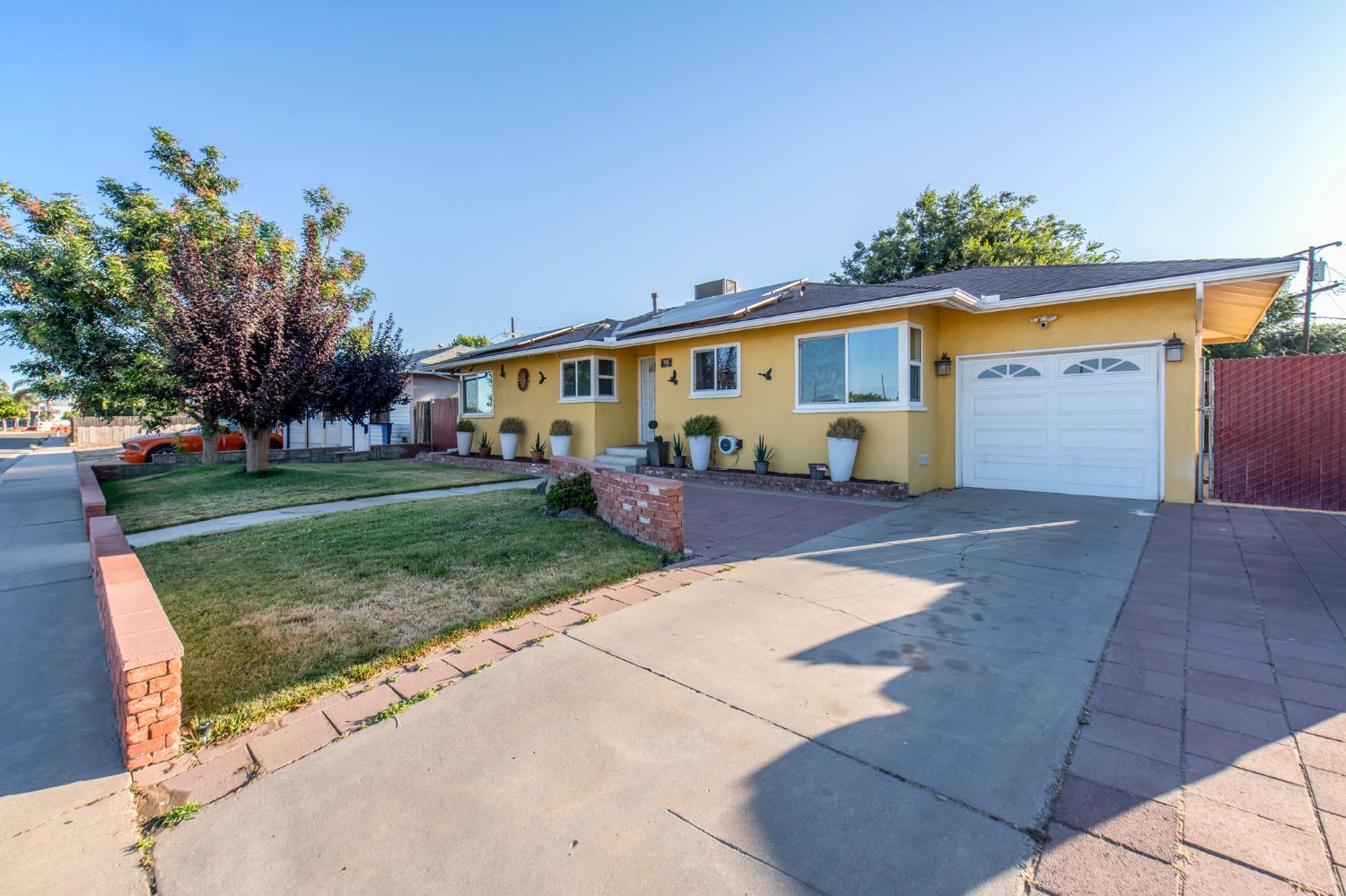 1918 N Weber Ave, Fresno, CA 93705