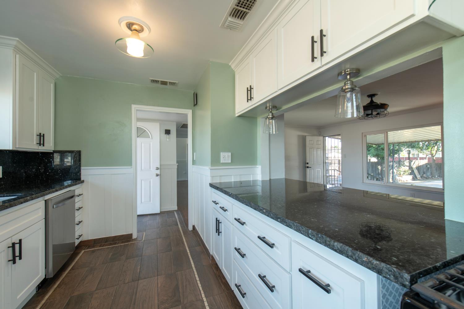 1918 N Weber Ave, Fresno, CA 93705