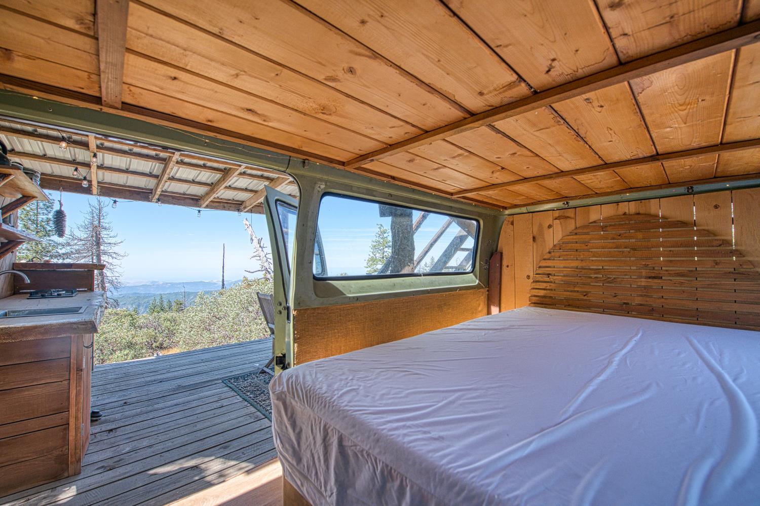 11111 Upper Cressman Rd, Shaver Lake, CA 93664