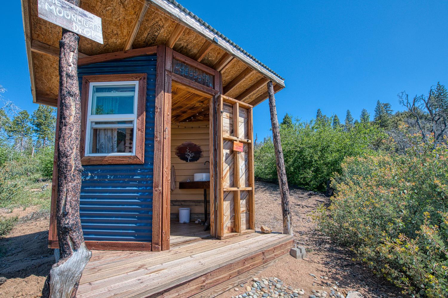 11111 Upper Cressman Rd, Shaver Lake, CA 93664