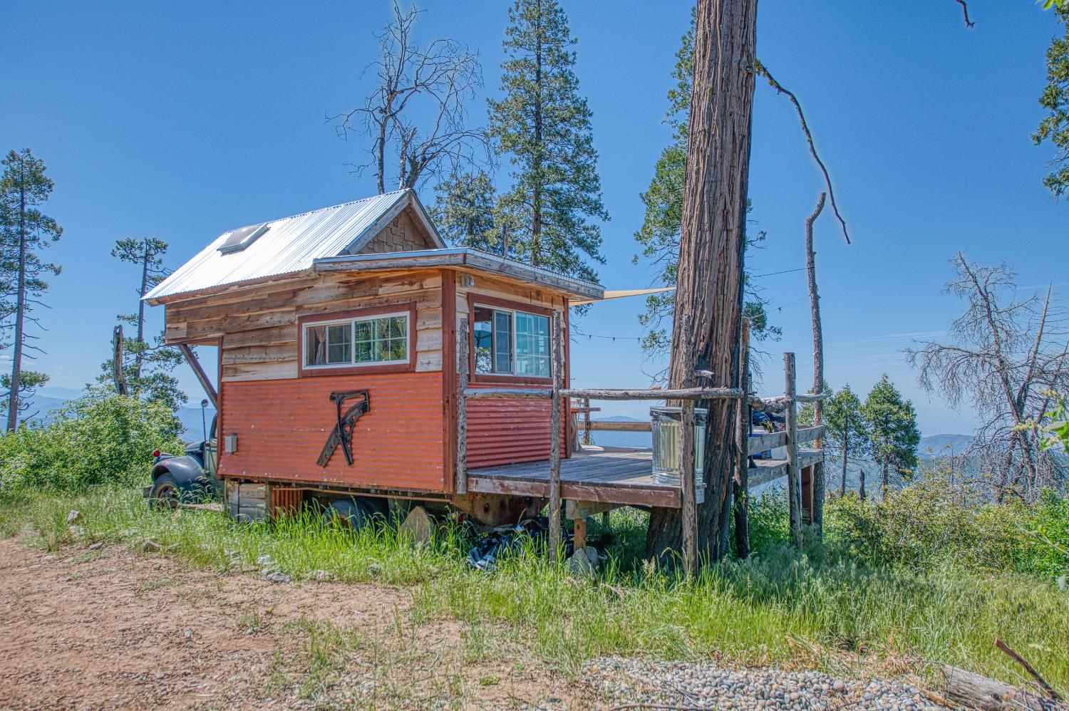 11111 Upper Cressman Rd, Shaver Lake, CA 93664