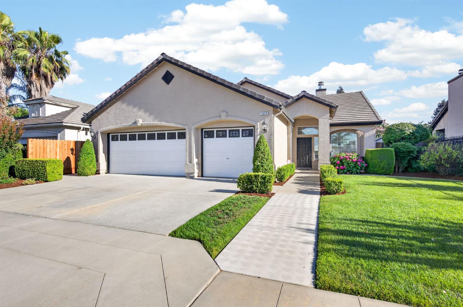 2839 E Brandywine, Fresno, CA 93720