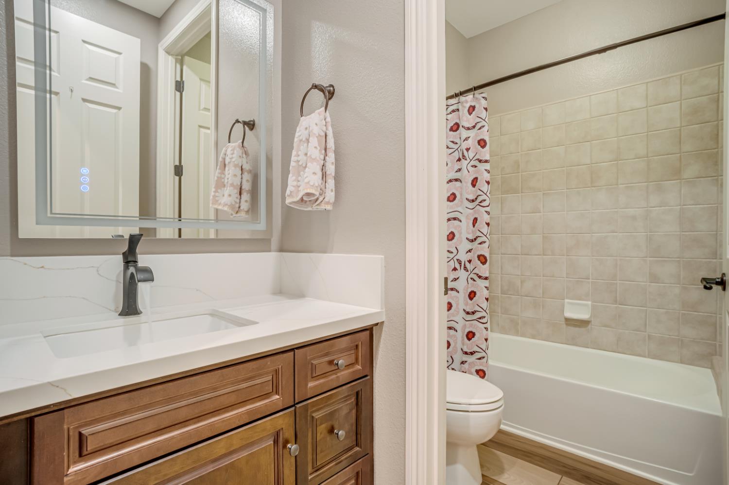 3770 Serena Ave, Clovis, CA 93619