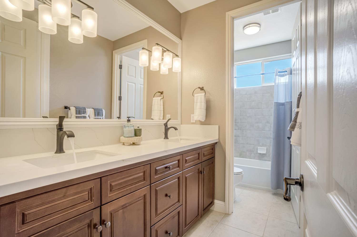 3770 Serena Ave, Clovis, CA 93619