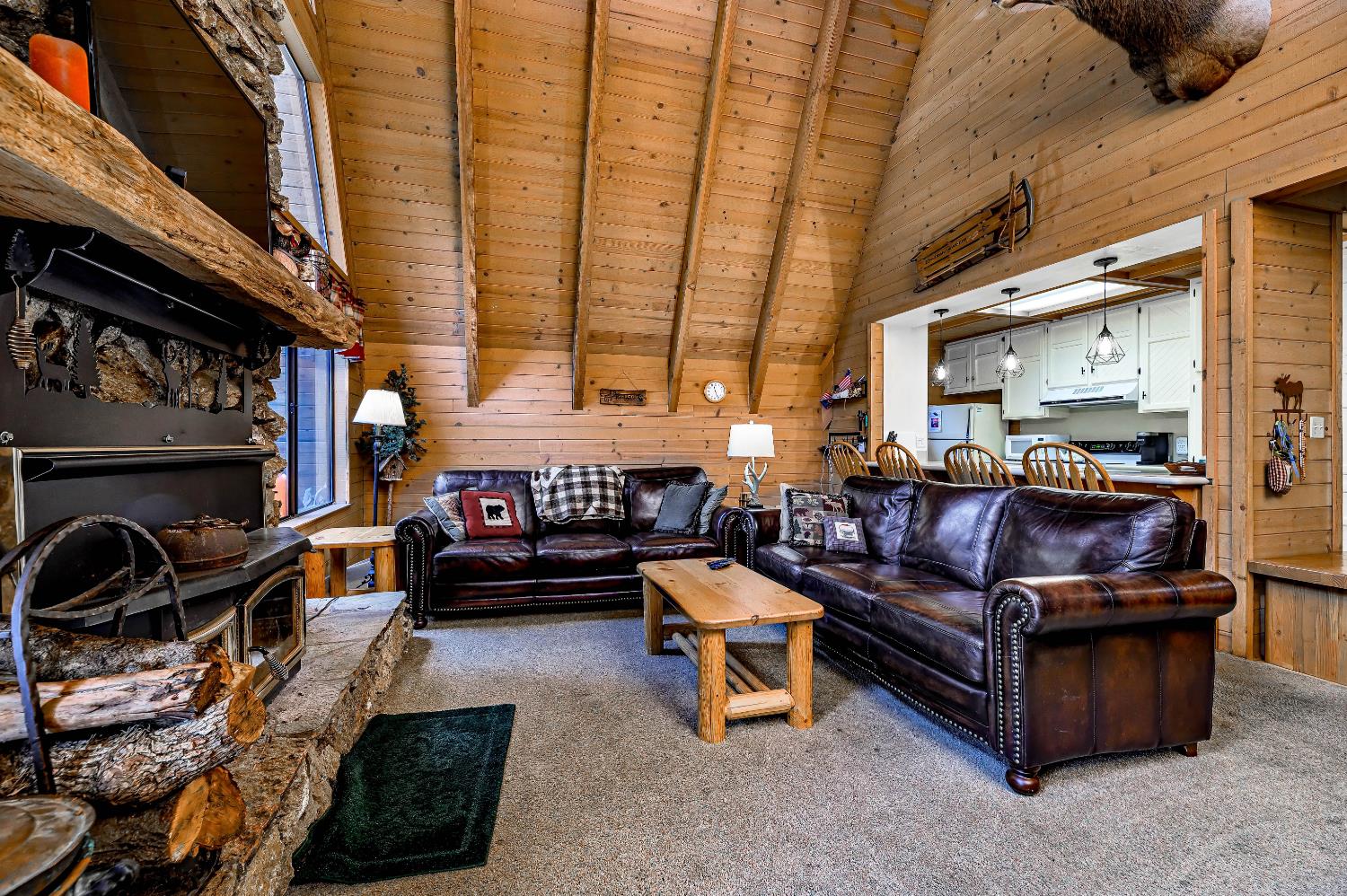 41864 Linnet Ln, Shaver Lake, CA 93664