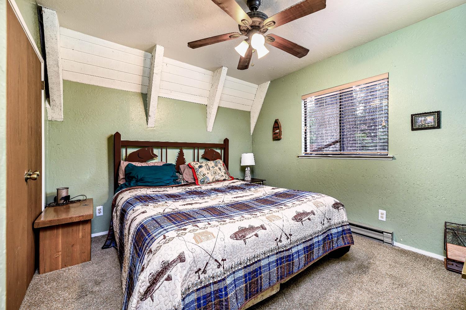41864 Linnet Ln, Shaver Lake, CA 93664
