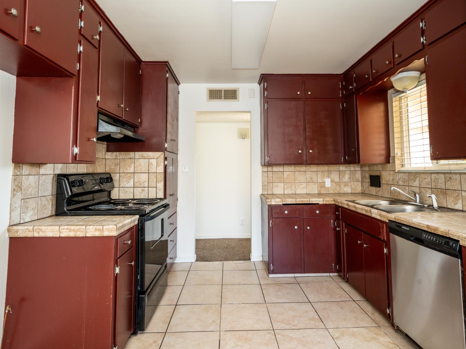 4527 N Chestnut Ave, Fresno, CA 93726