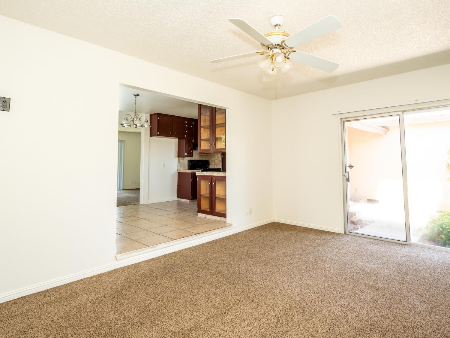 4527 N Chestnut Ave, Fresno, CA 93726