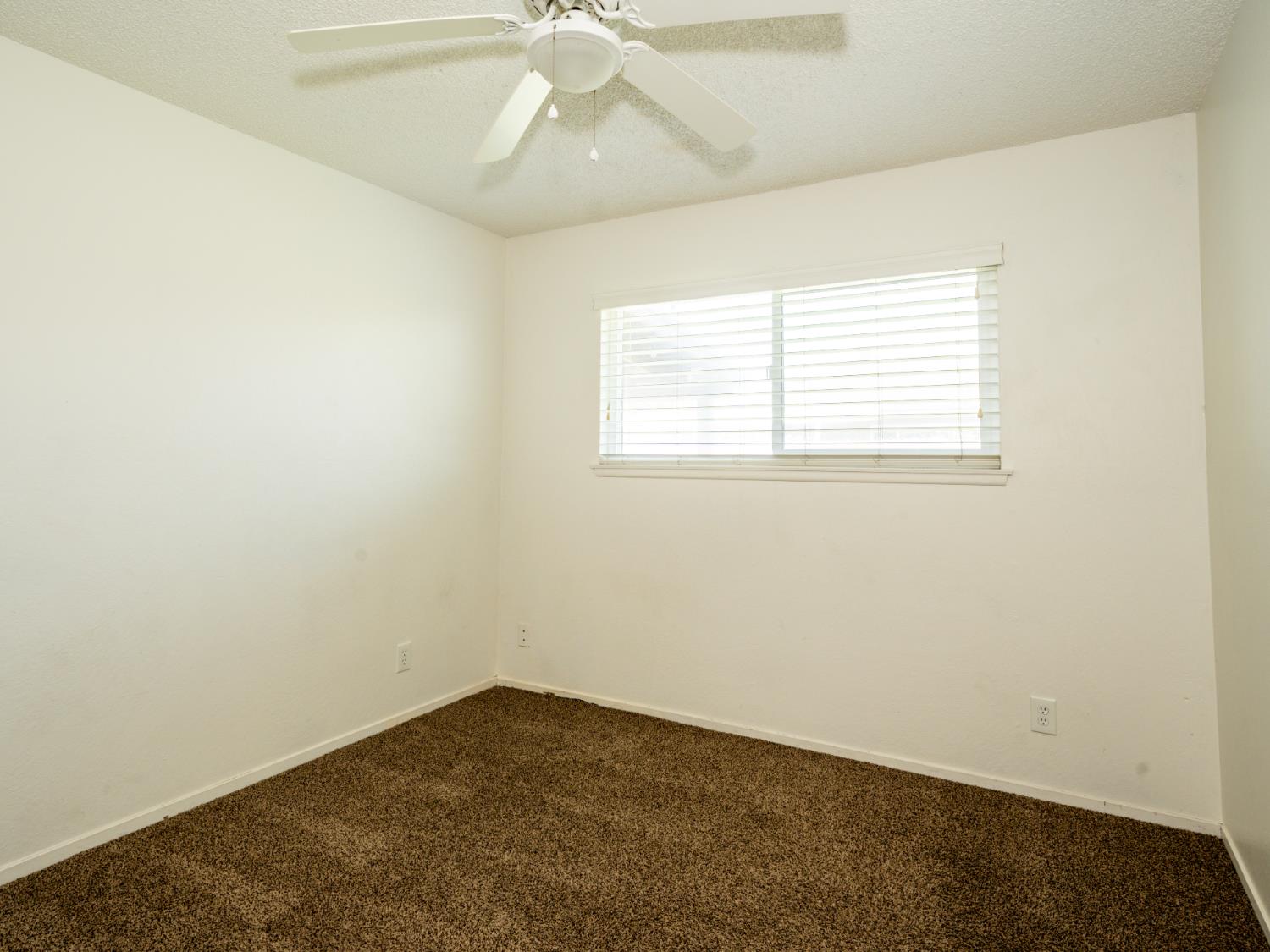 4527 N Chestnut Ave, Fresno, CA 93726