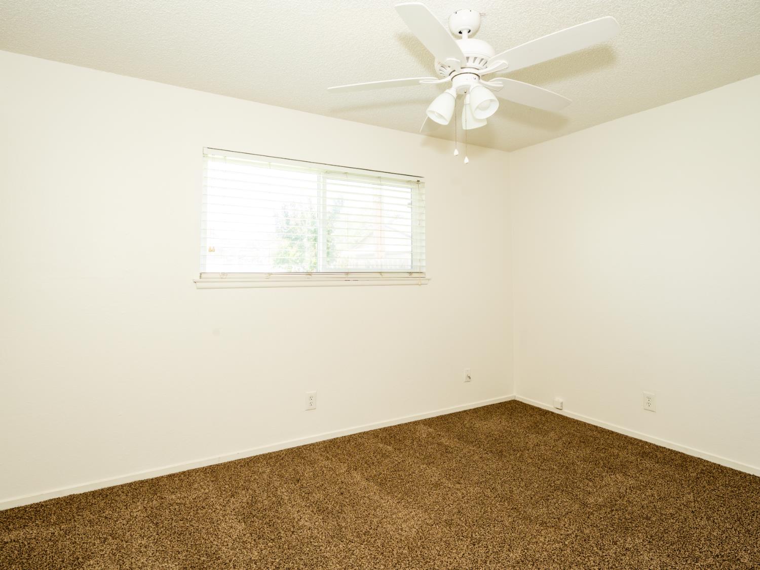 4527 N Chestnut Ave, Fresno, CA 93726