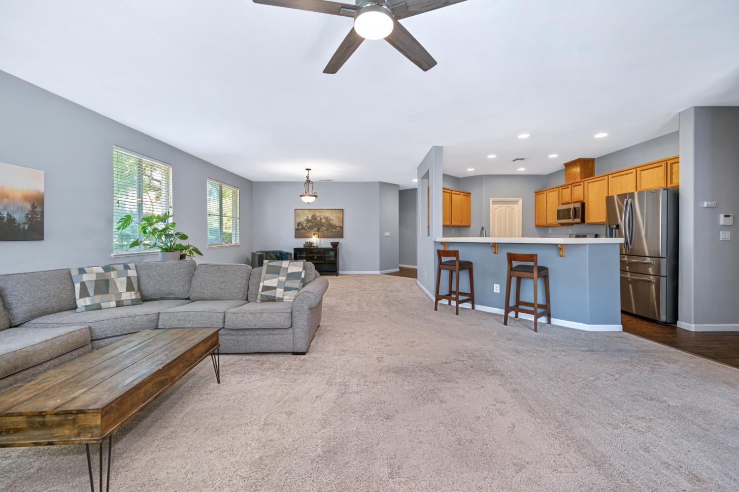 6 Carver Ct, Sacramento, CA 95835