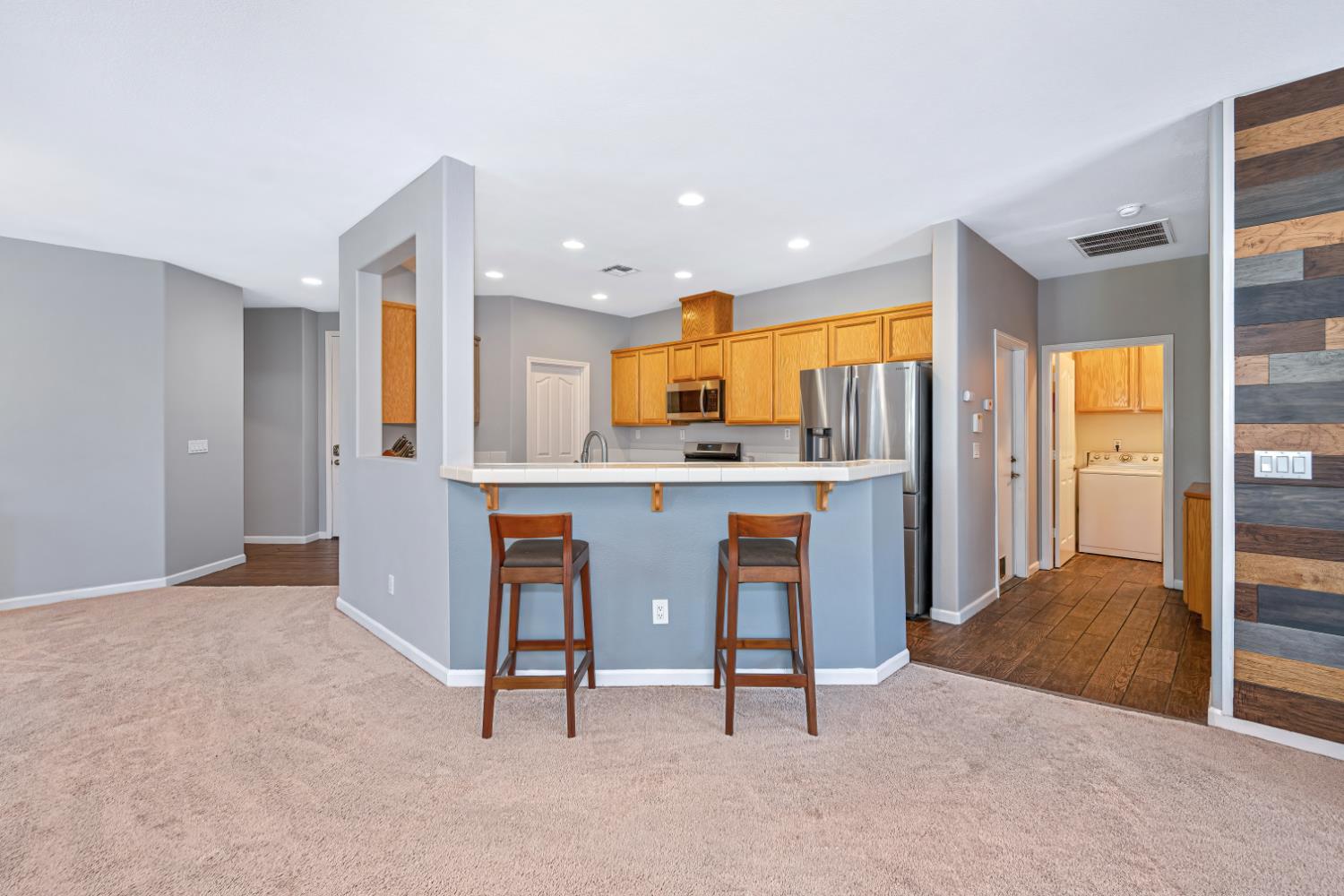 6 Carver Ct, Sacramento, CA 95835