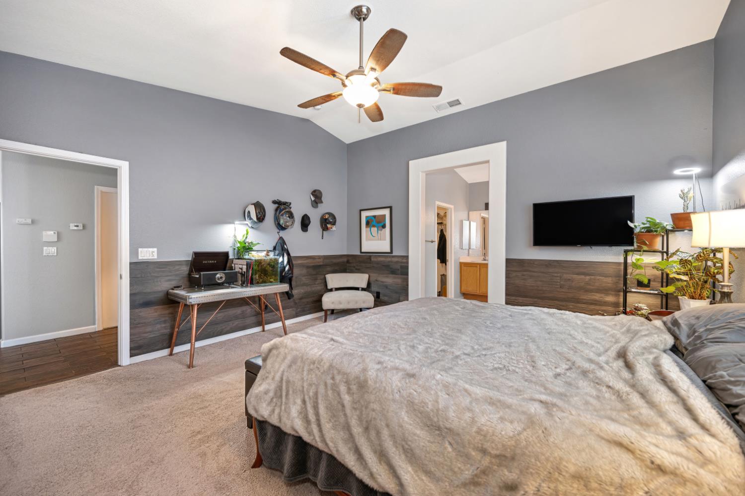 6 Carver Ct, Sacramento, CA 95835