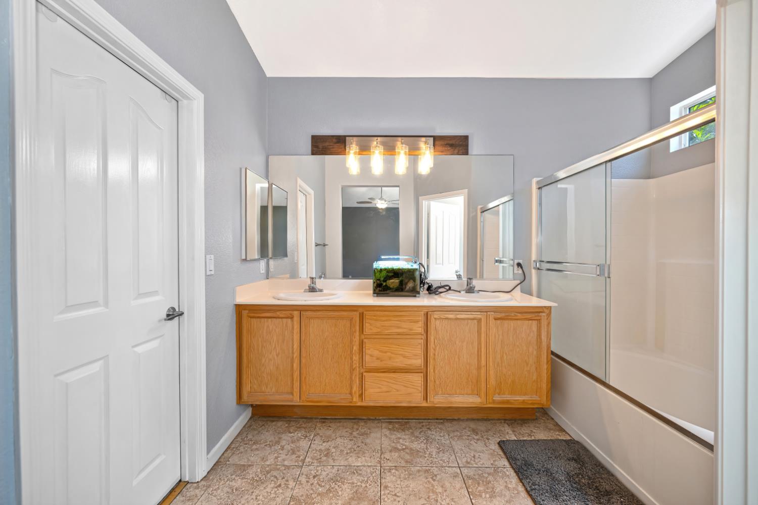 6 Carver Ct, Sacramento, CA 95835