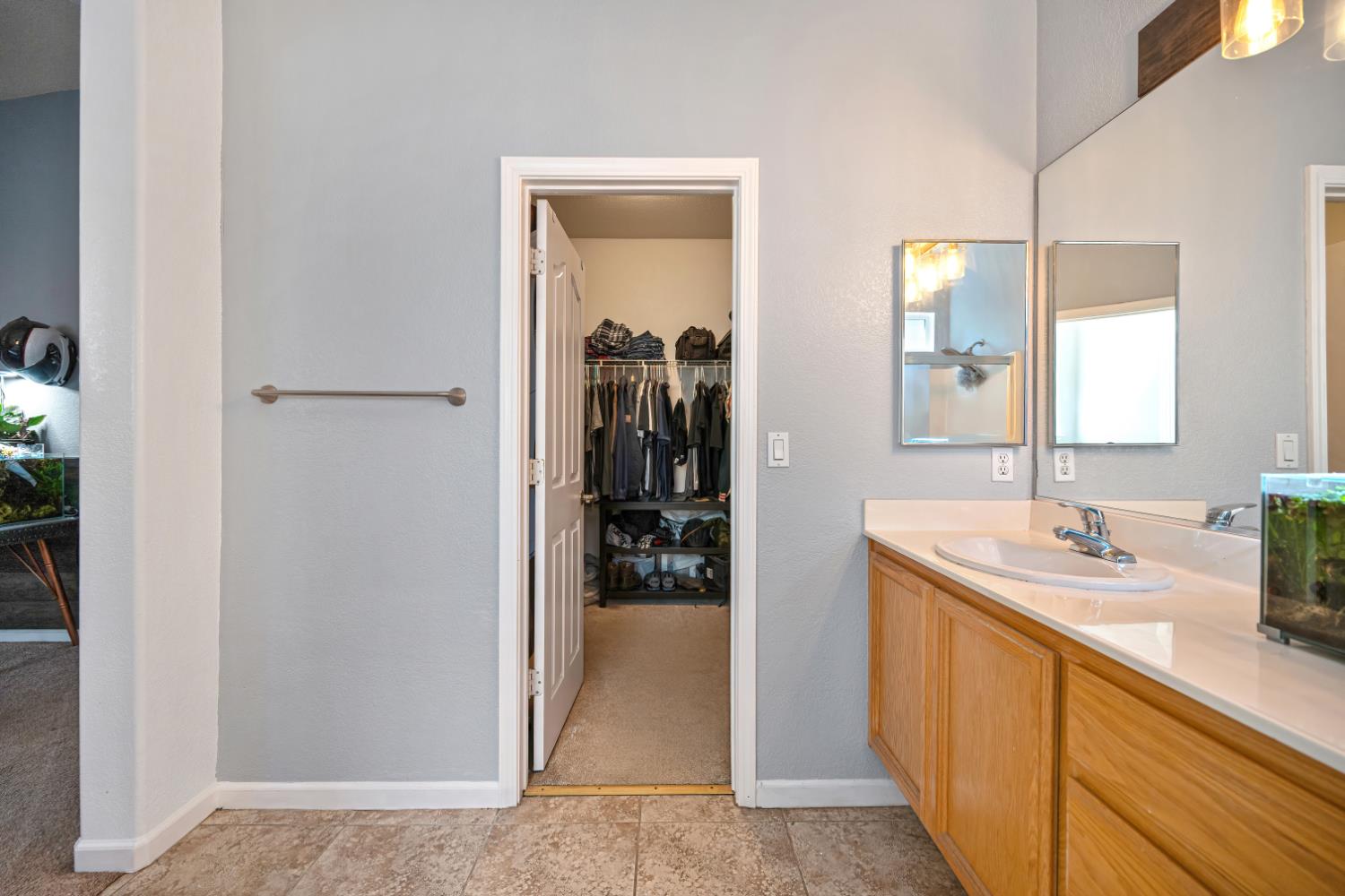 6 Carver Ct, Sacramento, CA 95835