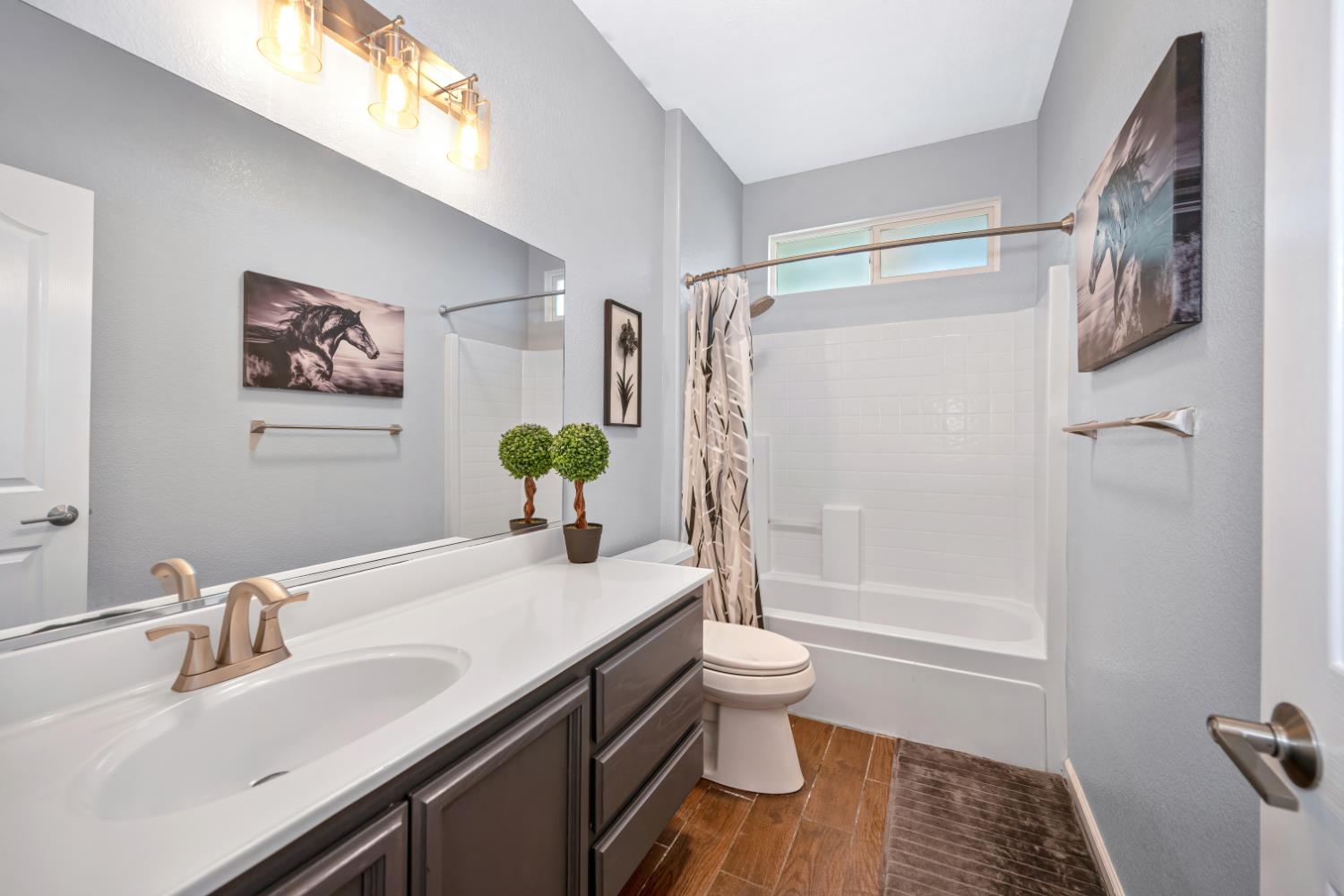 6 Carver Ct, Sacramento, CA 95835