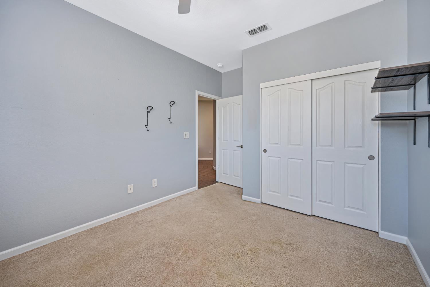 6 Carver Ct, Sacramento, CA 95835