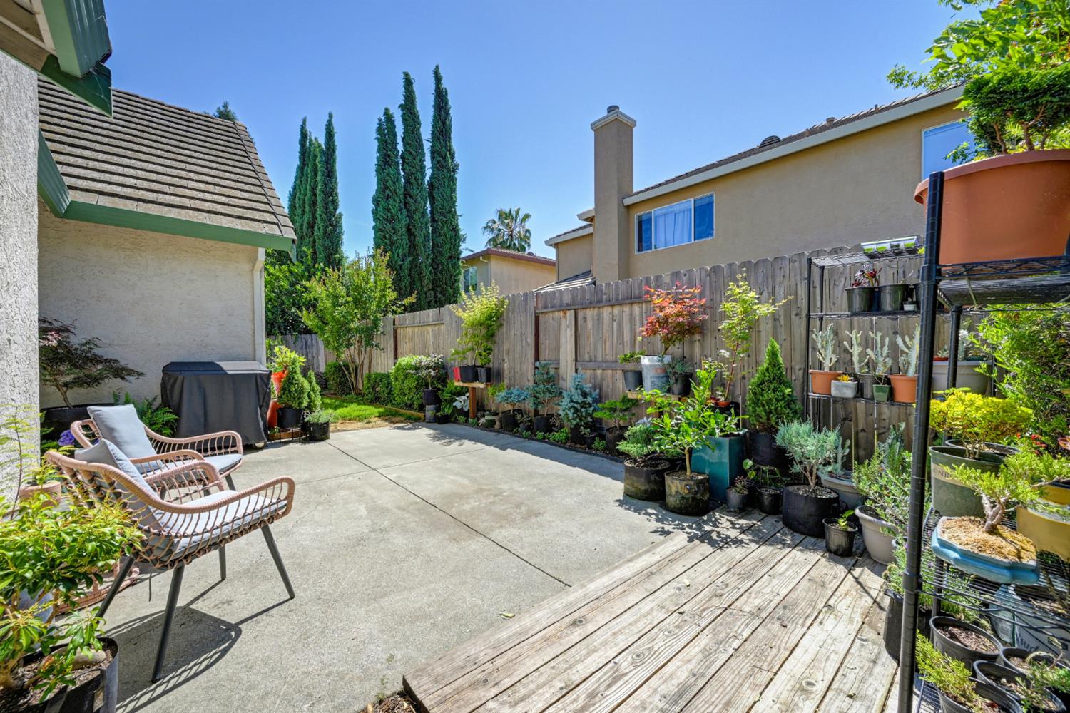 6 Carver Ct, Sacramento, CA 95835