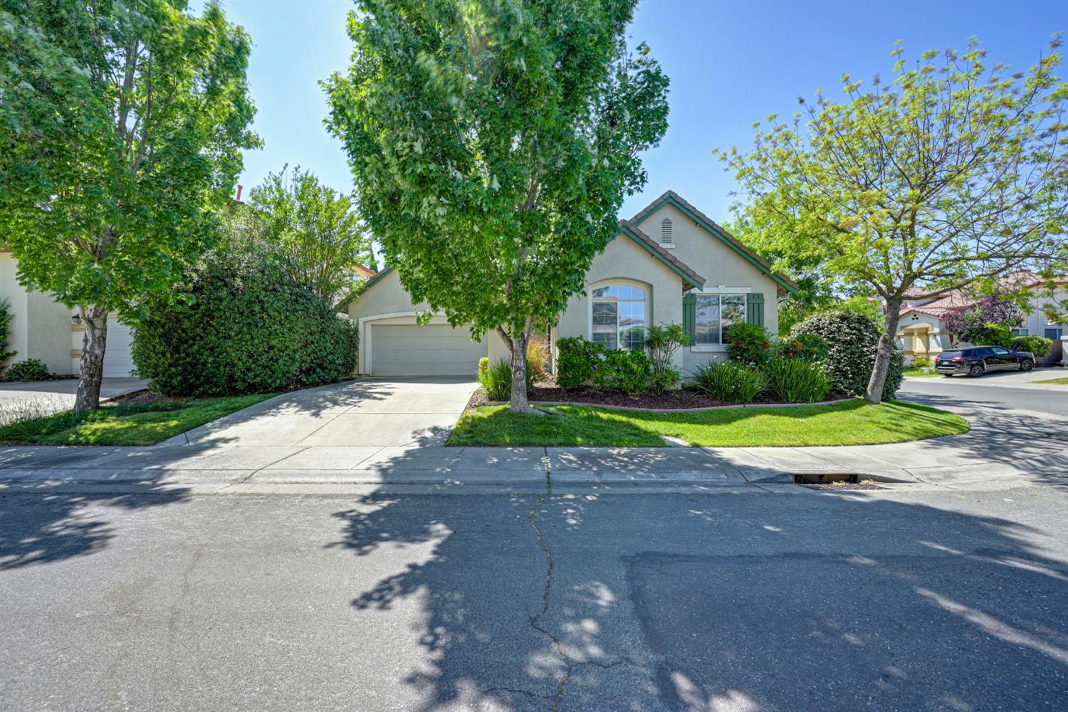 6 Carver Ct, Sacramento, CA 95835