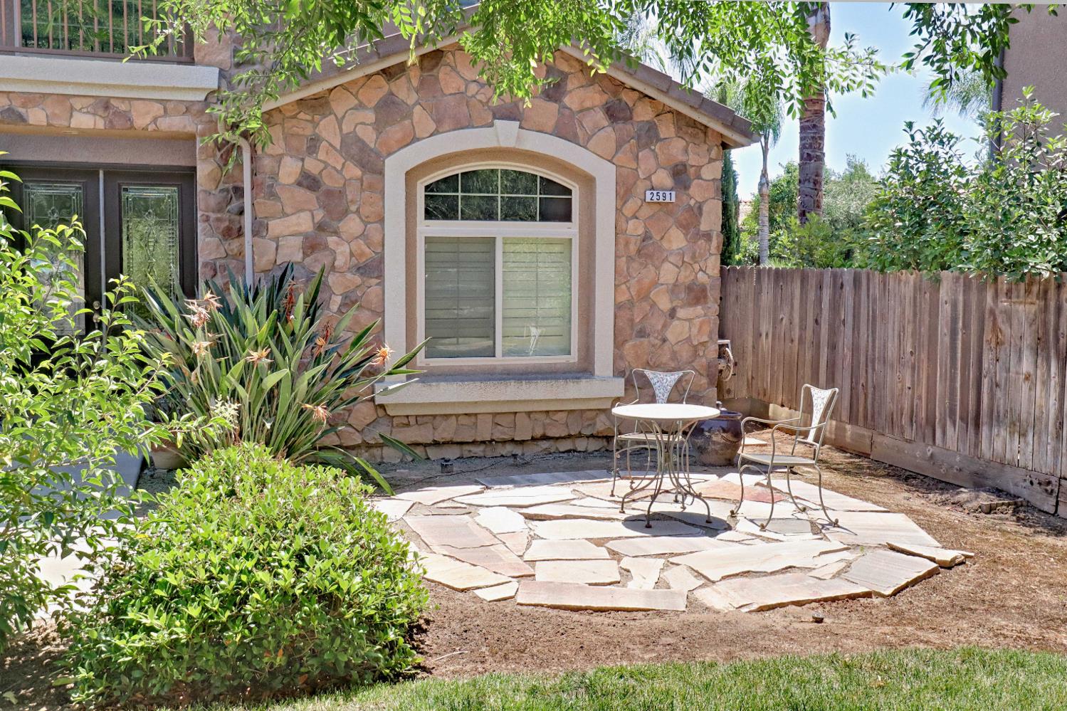 2591 E Powers Ave, Fresno, CA 93720