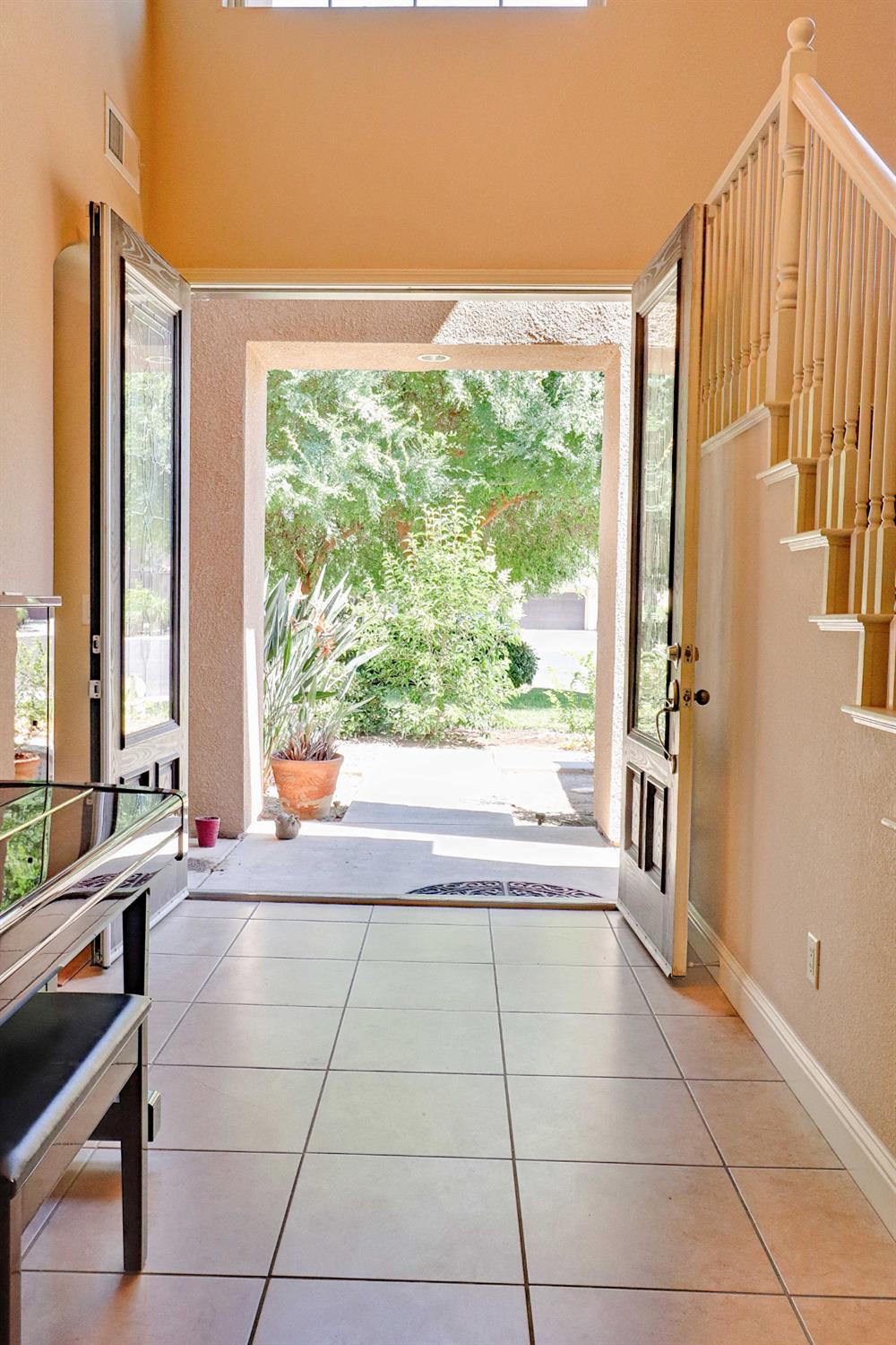 2591 E Powers Ave, Fresno, CA 93720
