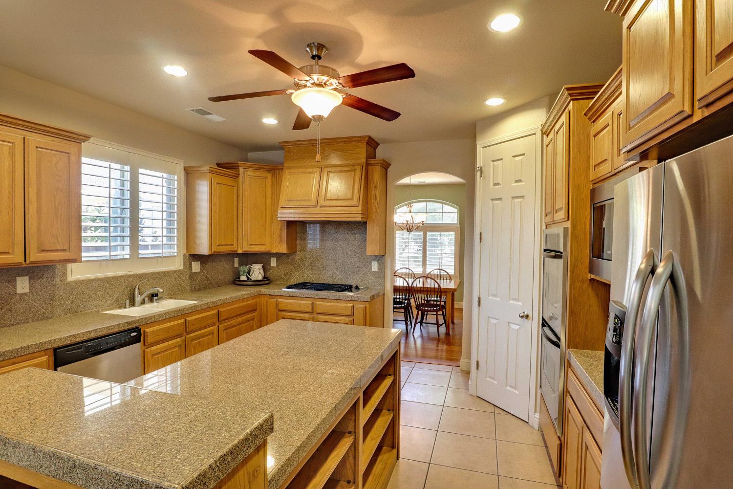 2591 E Powers Ave, Fresno, CA 93720