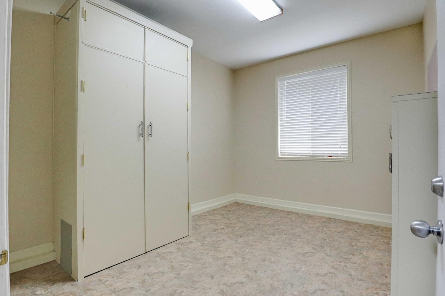 2591 E Powers Ave, Fresno, CA 93720