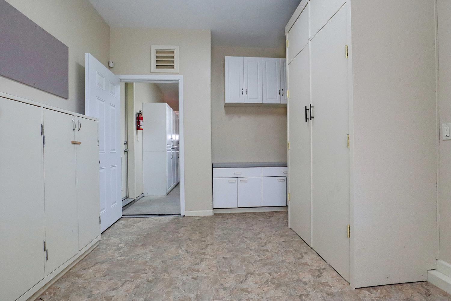 2591 E Powers Ave, Fresno, CA 93720