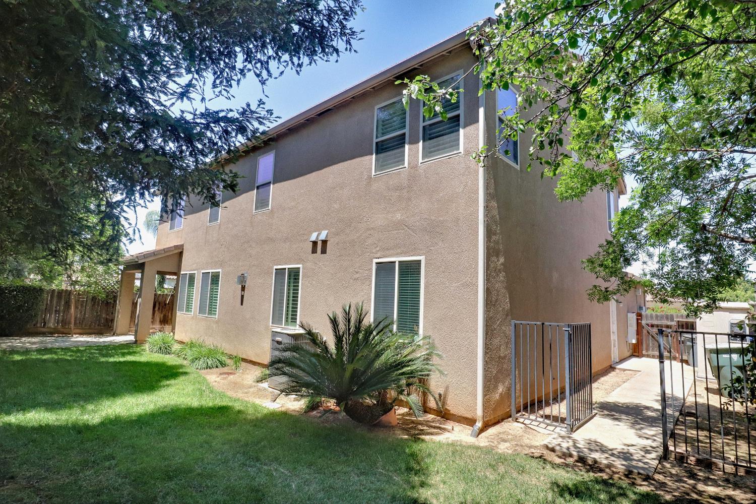2591 E Powers Ave, Fresno, CA 93720