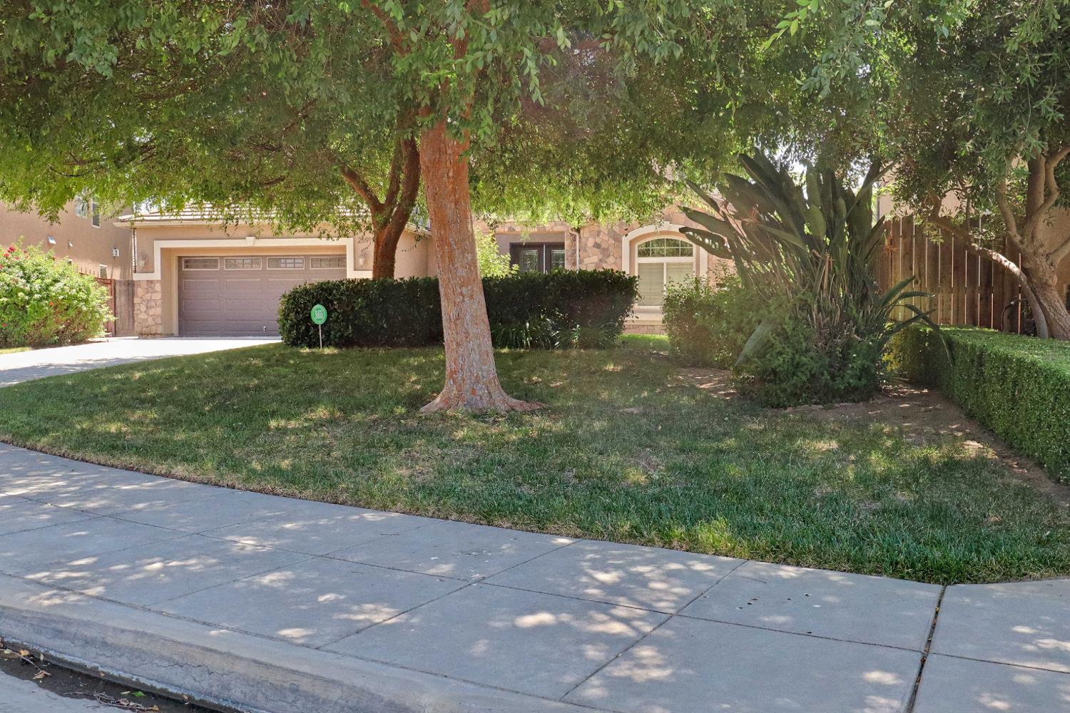 2591 E Powers Ave, Fresno, CA 93720