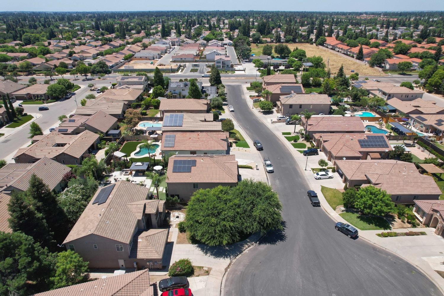 2591 E Powers Ave, Fresno, CA 93720