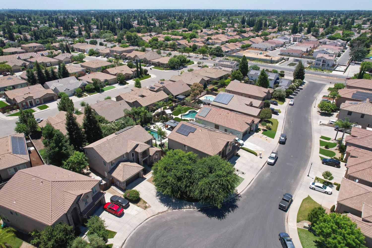 2591 E Powers Ave, Fresno, CA 93720