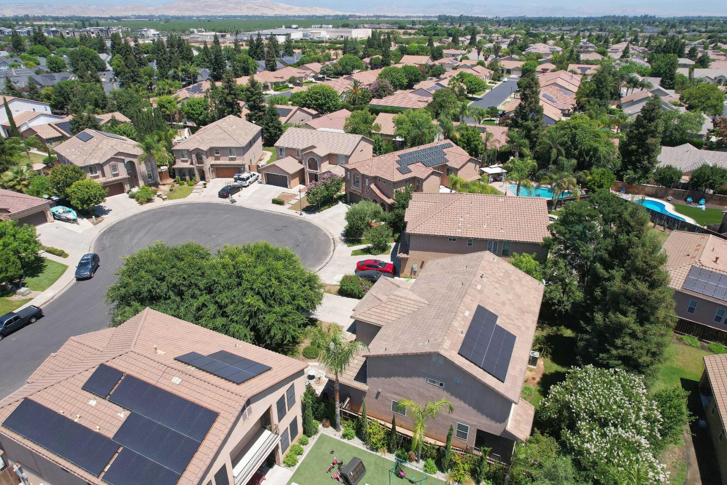 2591 E Powers Ave, Fresno, CA 93720