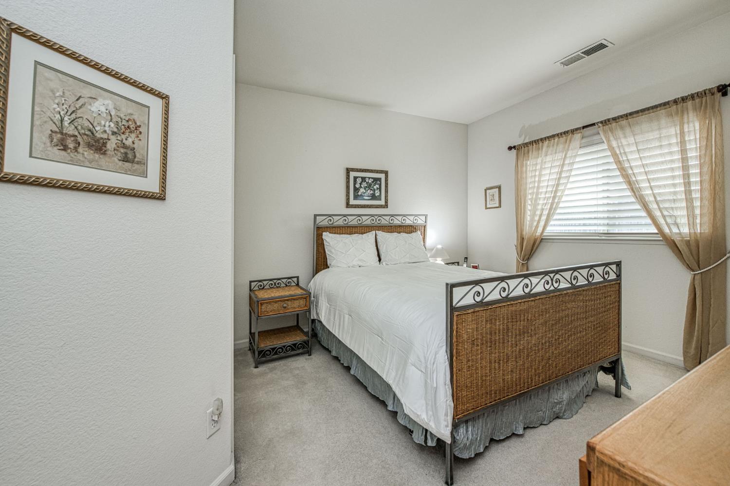 6671 E Simpson Ave, Fresno, CA 93727