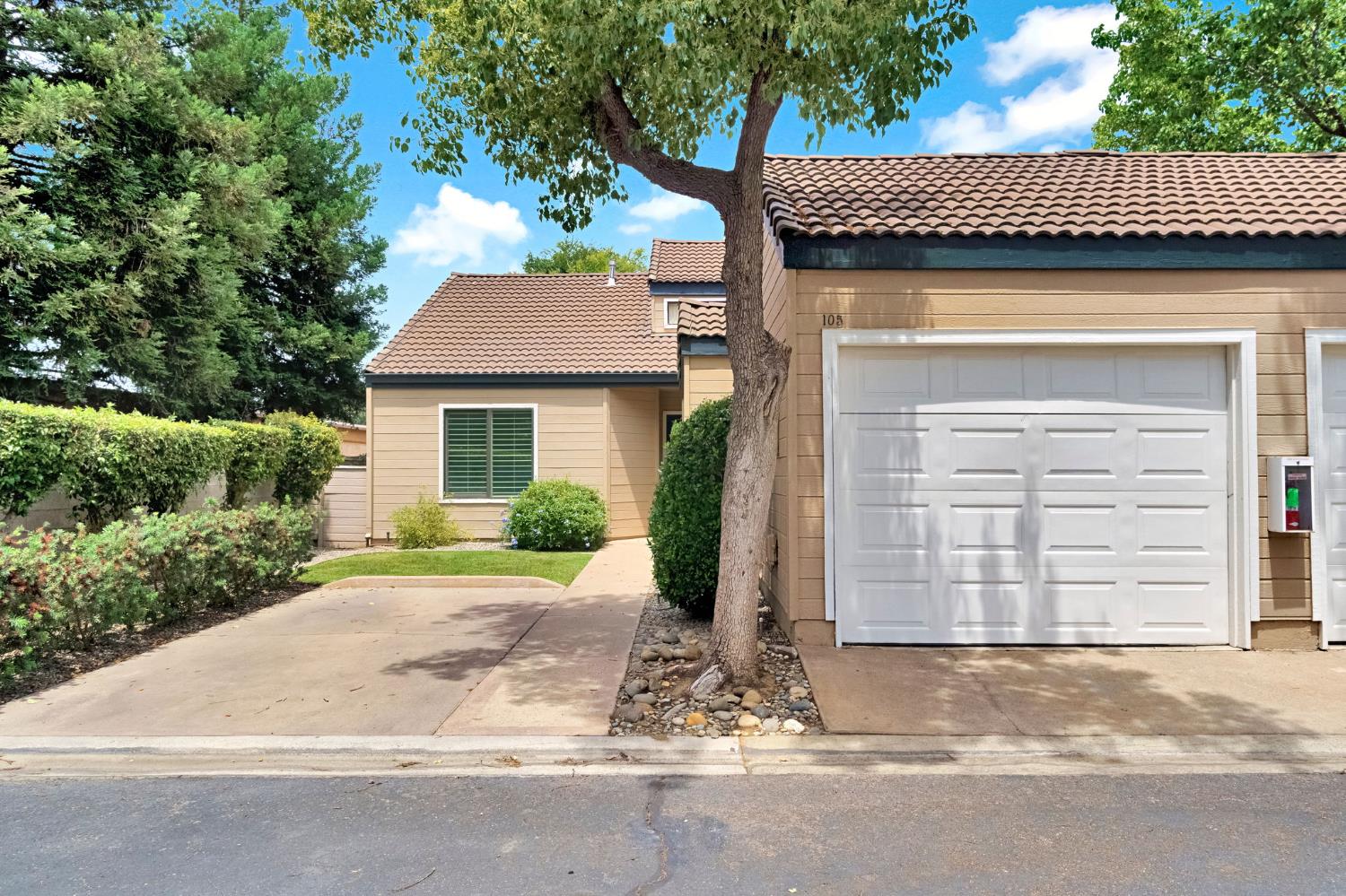 474 E Alluvial Ave #105, Fresno, CA 93720
