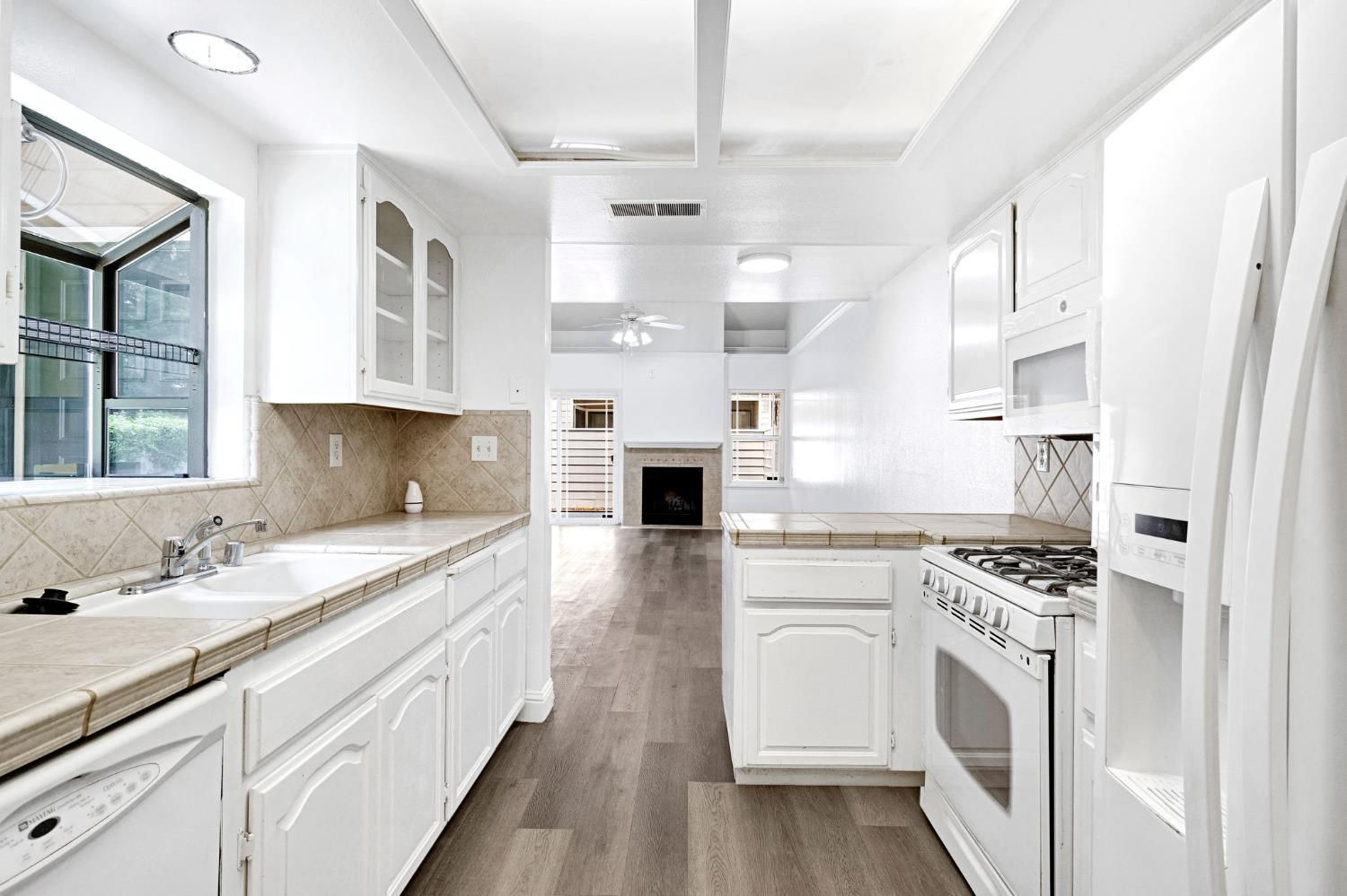 474 E Alluvial Ave #105, Fresno, CA 93720