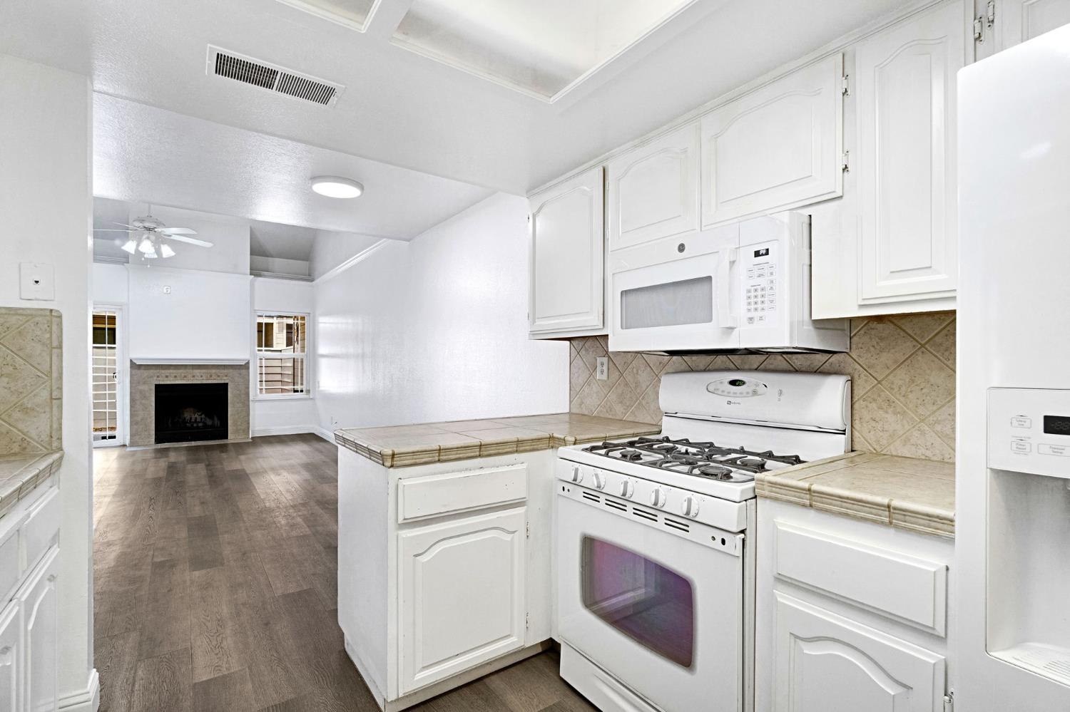 474 E Alluvial Ave #105, Fresno, CA 93720