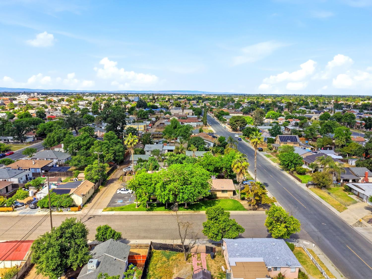 551 E 11Th St, Hanford, CA 93230