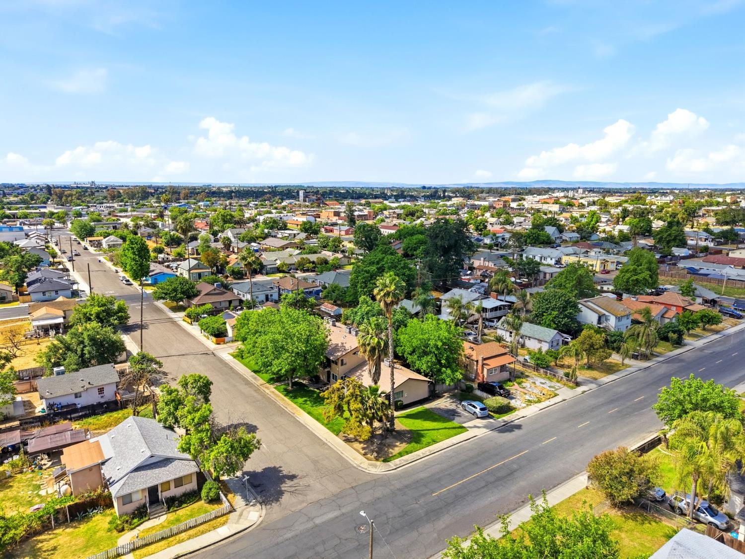 551 E 11Th St, Hanford, CA 93230