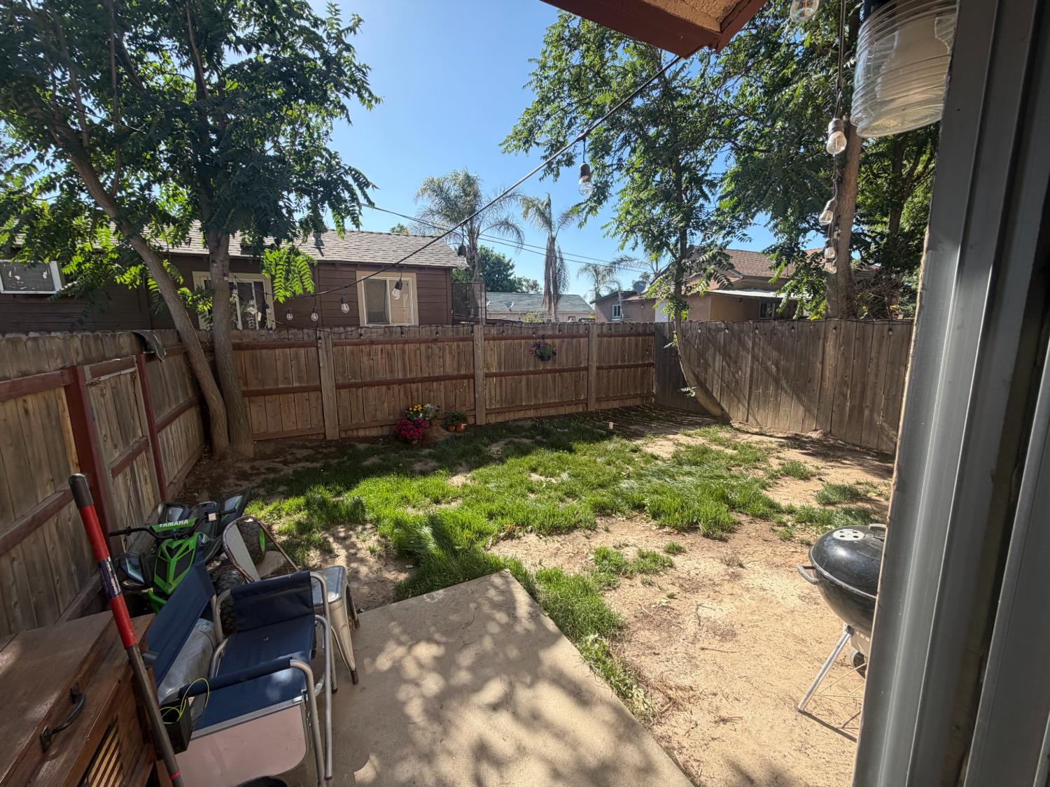 551 E 11Th St, Hanford, CA 93230