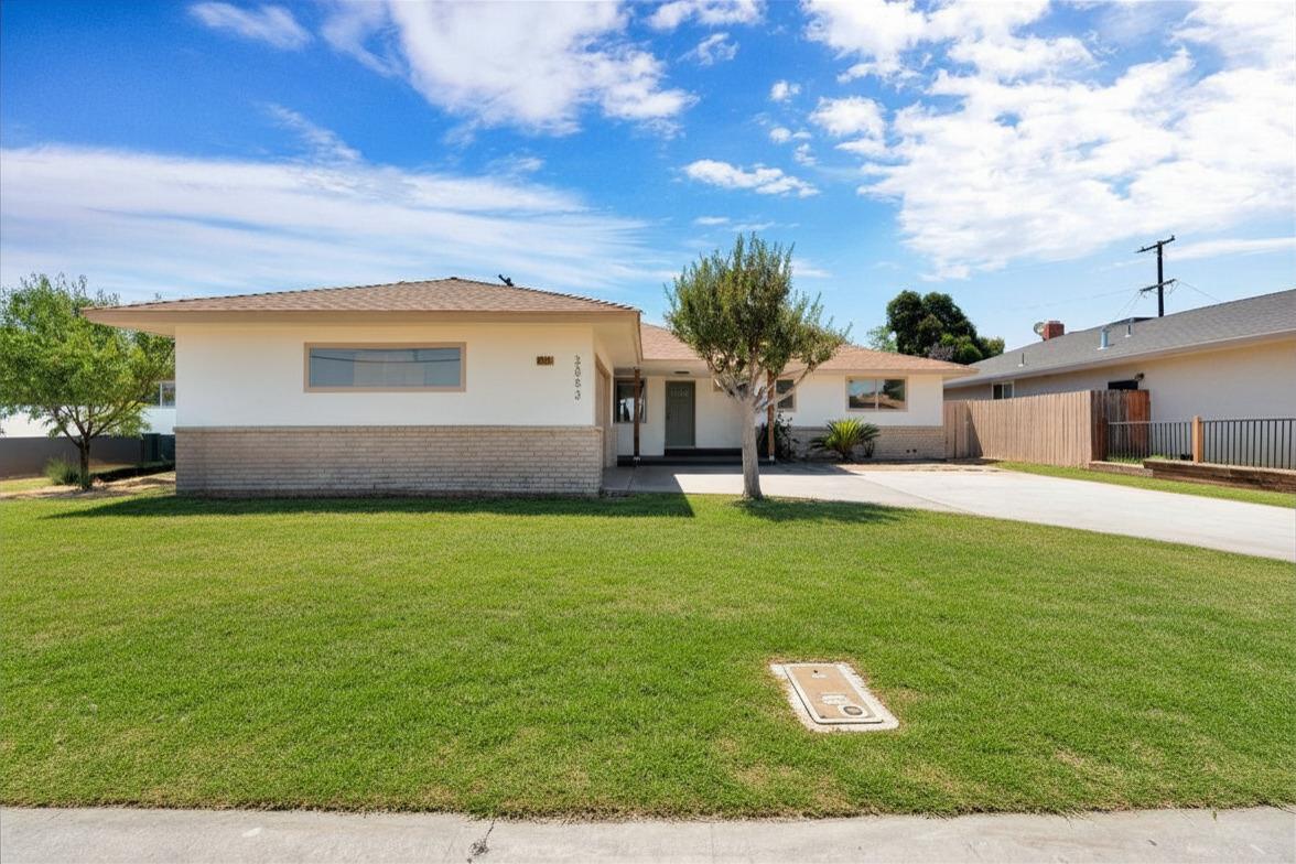 3853 N Millbrook Ave, Fresno, CA 93726