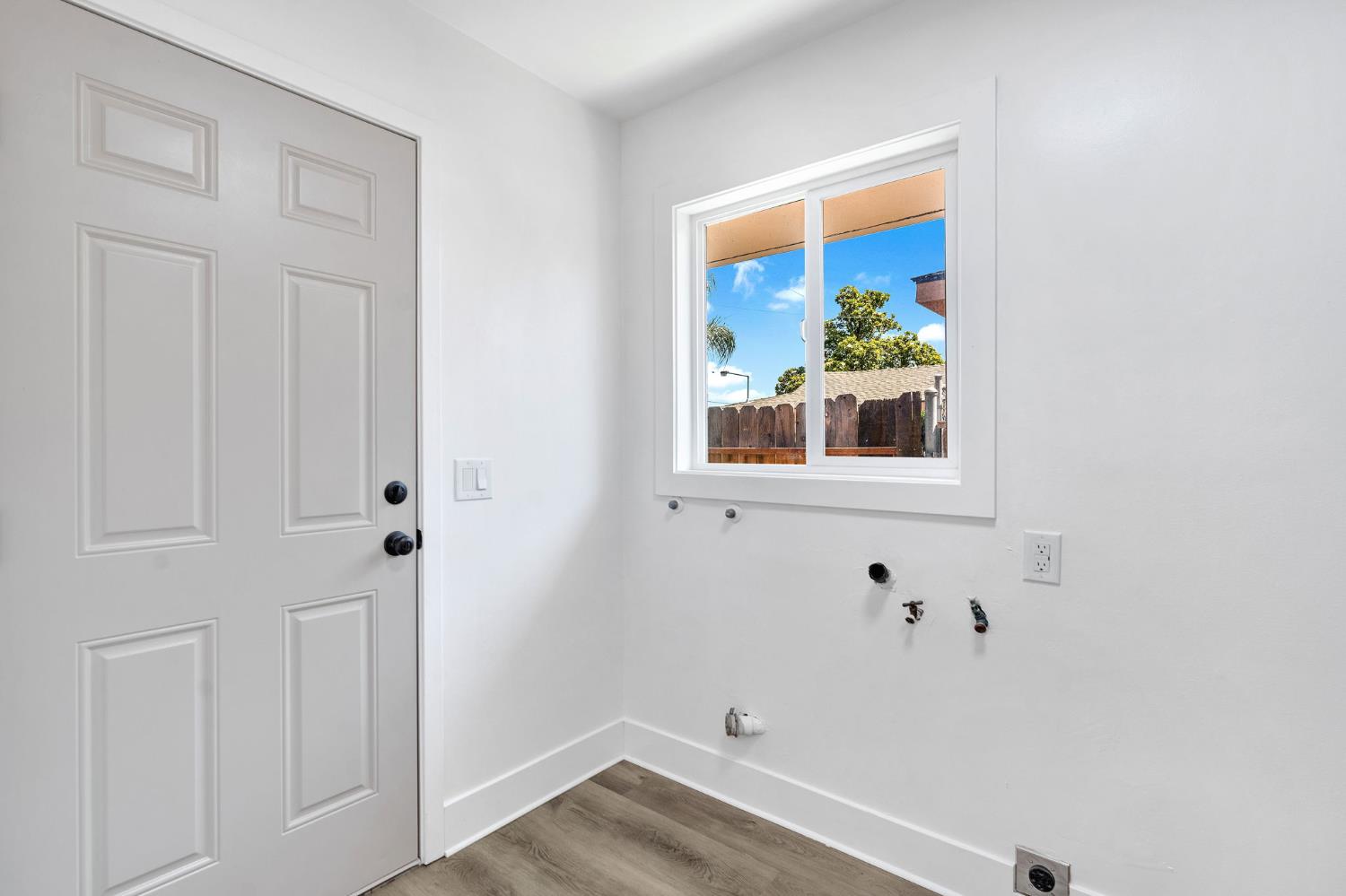 3853 N Millbrook Ave, Fresno, CA 93726