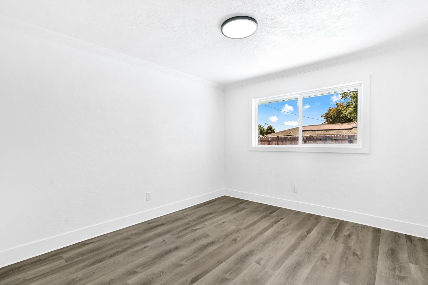 3853 N Millbrook Ave, Fresno, CA 93726