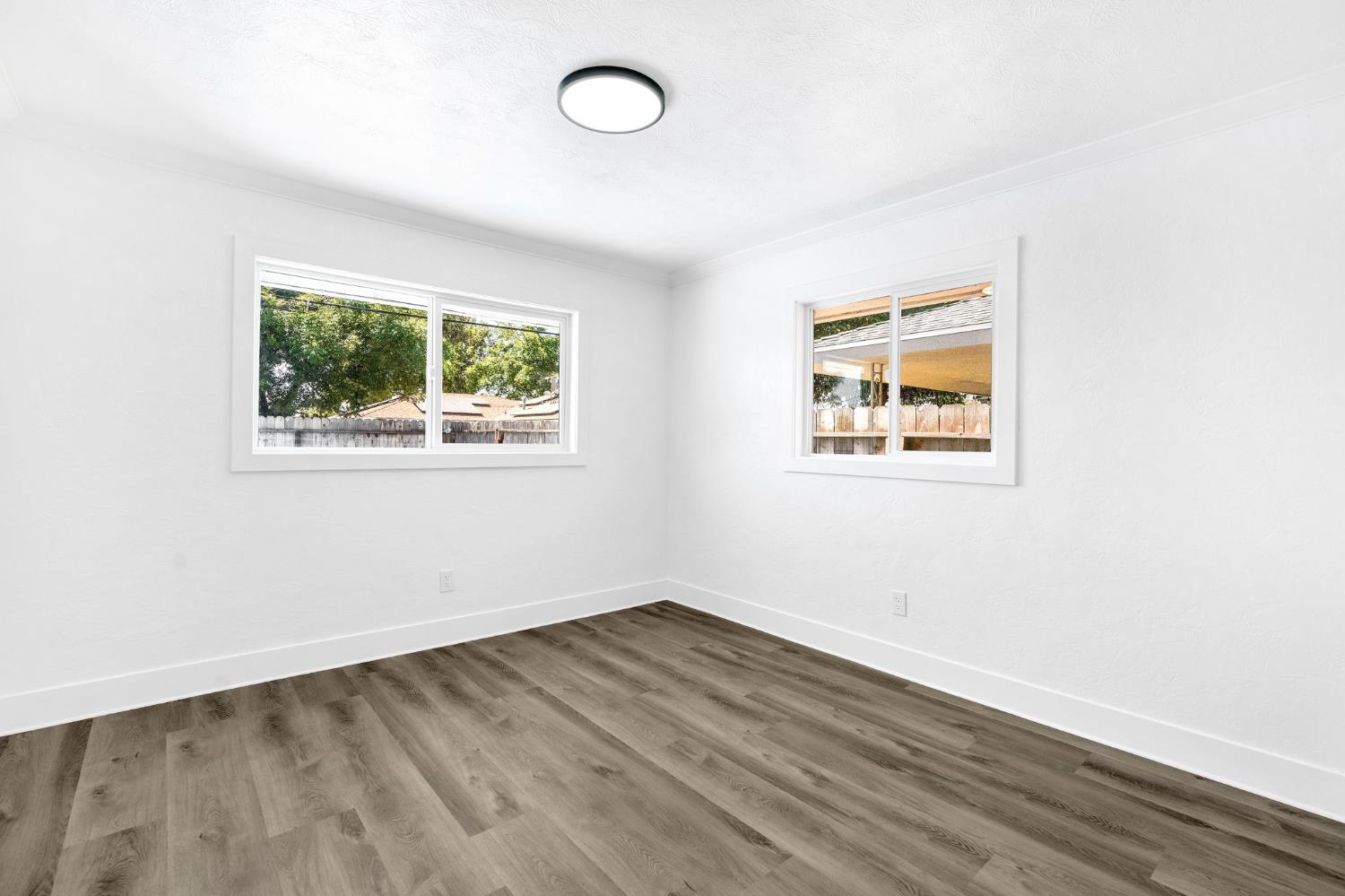 3853 N Millbrook Ave, Fresno, CA 93726