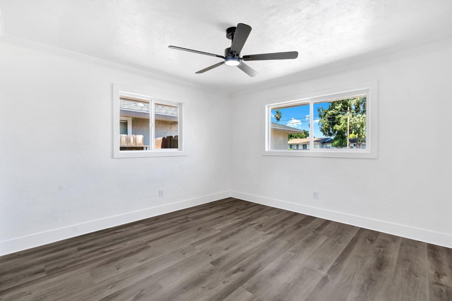 3853 N Millbrook Ave, Fresno, CA 93726